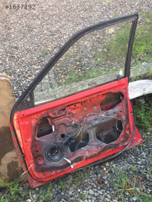 Mazda 323 sağ ön kapı