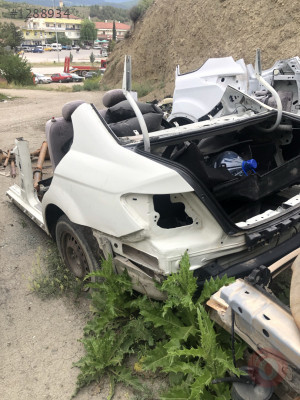 Mercedes w204 kesme komple arka beyaz renk