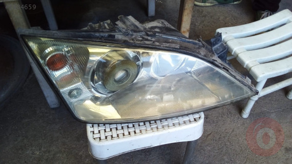 çıkma parça ford mondeo sağ far