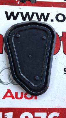 8V4839916B audi a3 sportback sağ arka kapı iç panel ayırıcı