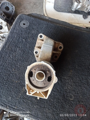 Renault 21 motor bağlantı ayağı çıkma orjinal