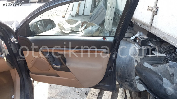 OPEL VECTRA C SAĞ ÖN KAPI DÖŞEME ÇIKMA PARÇA