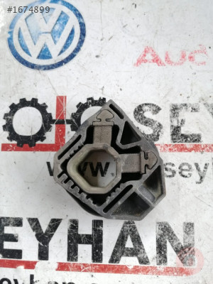 1Z0121367A audi a3 2010 radyatör bağlantı takozu üst