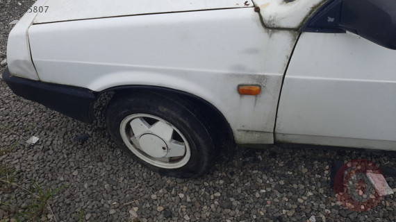 1993 lada samara 1.5 karburatörlü çıkma sol ön çamurluk