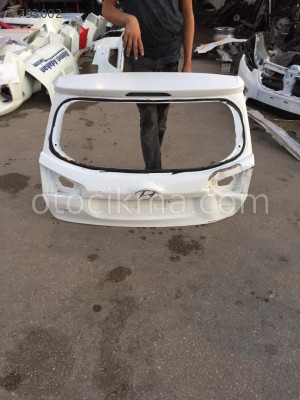 Hyundai i20 arka bagaj kapısı çıkma parça