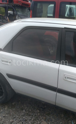 1993 model mazda 323 jb çıkma sağ arka dolu kapı