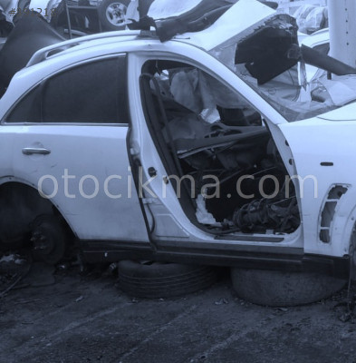 INFINITI FX35 ÇIKMA SAĞ YAN PANEL.