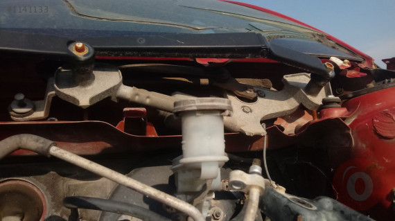 suzuki sx4 çıkma ön cam silecek frezesi