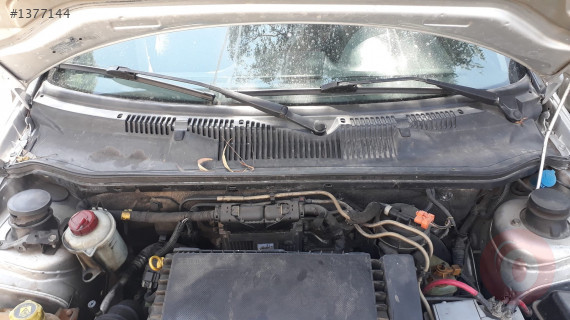 Fiat albea ön cam ızgarası