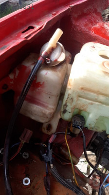 hyundai excel çıkma motor su bidonu