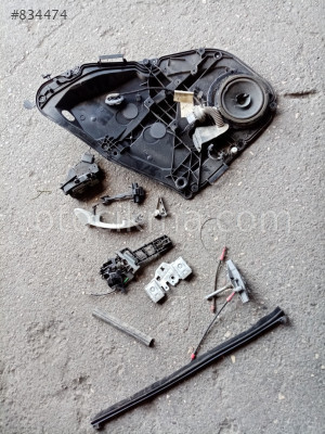 Ford Fiesta Sağ Arka Kapı kartonu-dış kol-fitil-kapı gergisi