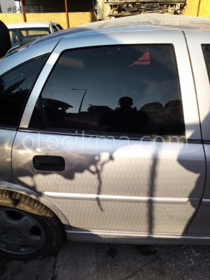 Vectra B Sağ Arka Kapı