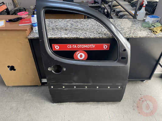 FİAT DOBLO 2 SAĞ ÖN KAPI ÇIKMA VE YEDEK PARÇALARI