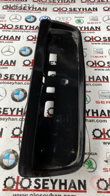 84810-AU300 nissan primera bagaj kapağı plakalık kaplaması