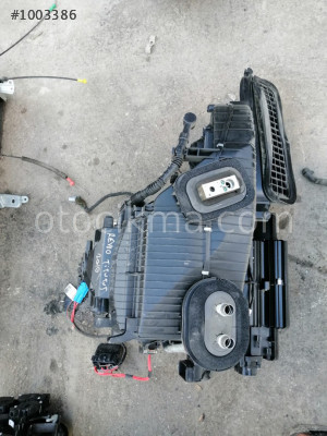 RENAULT LATİTUDE KALORİFER KAZANI ÇIKMA PARÇA