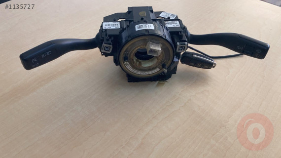 Audi A3 sinyal kolu 8P0953513A