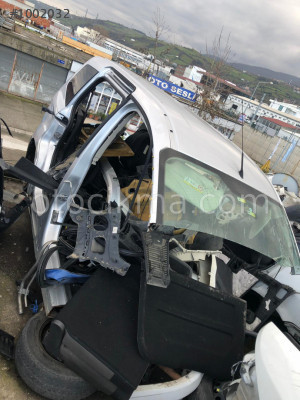 Ford Courier Emniyet Kemerleri hatasız orjinal çıkma
