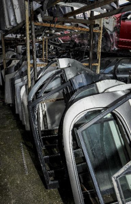CHRYSLER 300M ÇIKMA KAPILAR.