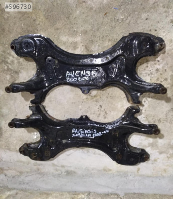 Toyota Corolla Avensis motor alt beşik 2002-2006 model