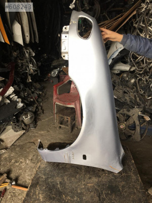 2000 Toyota coralla sol ön çamurluk