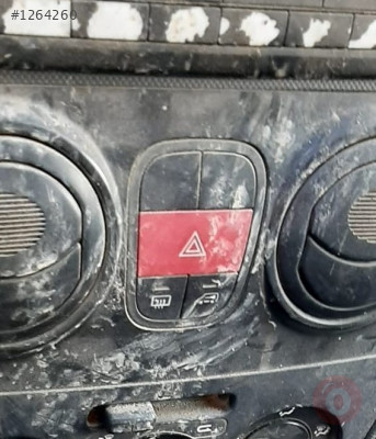 2009 model peugeot bipper 1.4 hdi çıkma dörtlü düğme flaşör