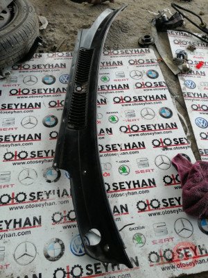 Toyota carina 1998 ön cam ızgarası