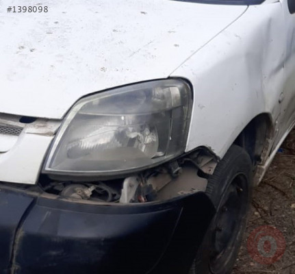 2006 peugeot partner 1.9 çıkma sol far