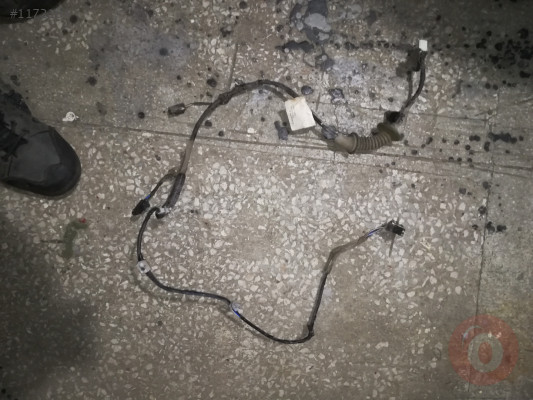 Hyundai Accent sağ ön kapı elektrik tesisatı