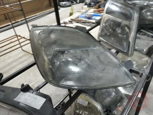 FORD FİESTA 2005 ORJİNAL ÇIKMA SAĞ FAR