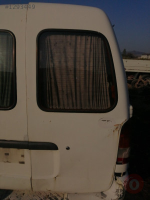nissan vanetta sağ arka bagaj kapagi