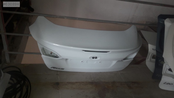 Ford FOCUS 3 sedan bagaj kapağı