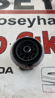 81A820901F audi a3 2020 göğüs orta sol havalandırma difüzör