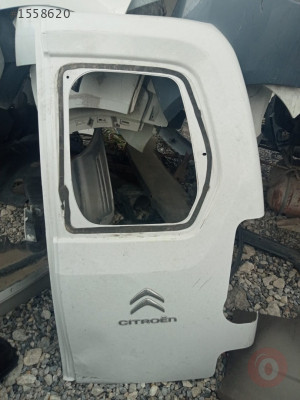 Citroen Berlingo arka sağ bagaj kapısı çıkma