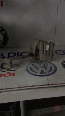 2012 SKODA SUPER B HATASIZ ORJİNAL ÇIKMA CAM SU DEPOSU