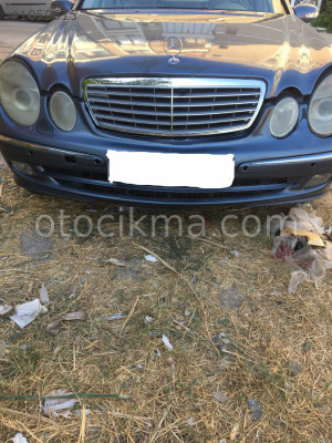 MERCEDES E270 ÖN PANJUR
