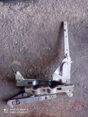 MERCEDES W203 KAPUT MENTEŞESİ