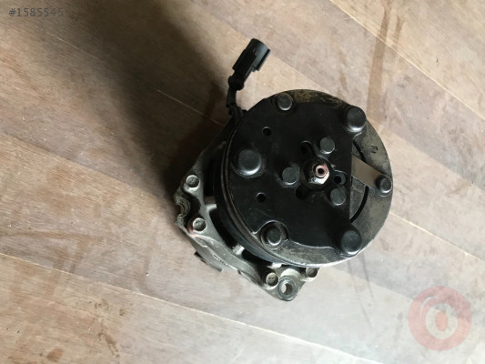 Ford Tourneo Connect klima kompresörü (3 ayak) çıkma orjinal
