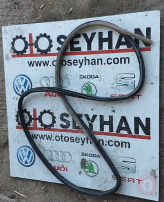 1J4867365C volkswagen golf 4 ön sol kapı lastiği