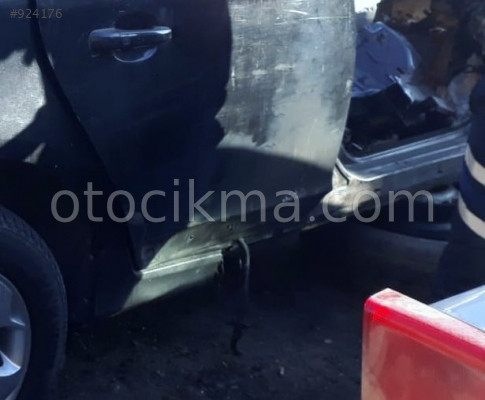 2010 VOLVO XC60 ORİJİNAL SAĞ YAN PANEL.