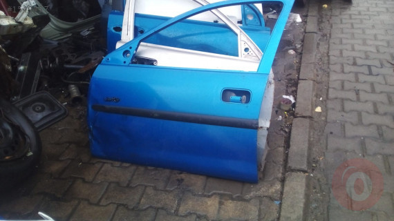 çıkma parça opel corsa sol ön kapı