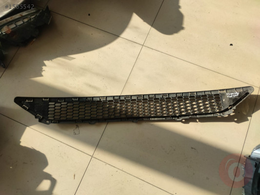 Hyundai Tucson Ön Tampon Orta Izgarası 2015 2018