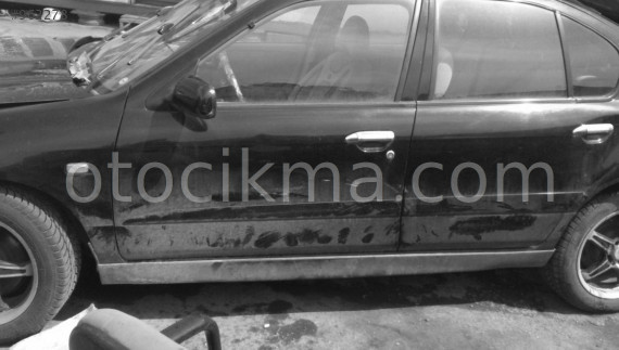 KOMPLE ÇIKMA 2000 NİSSAN PRİMERA 1.8 SOL YAN PANEL.
