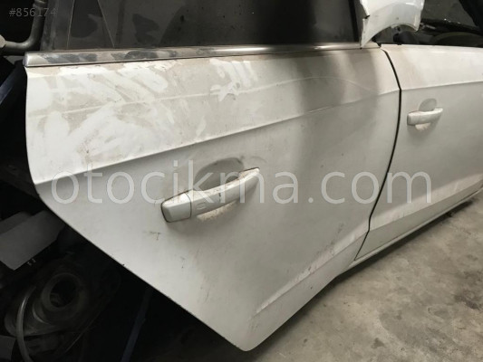 AUDİ A3 HATCHBACK ÇIKMA SAĞ ARKA KAPI HATASIZ