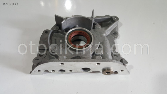 052 115 109  VOLKSWAGEN GOLF 2 YAĞ POMPASI ORJİNAL SIFIR