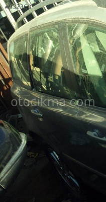 ÇIKMA 2005 VOLVO V50 SAĞ ARKA KAPI.