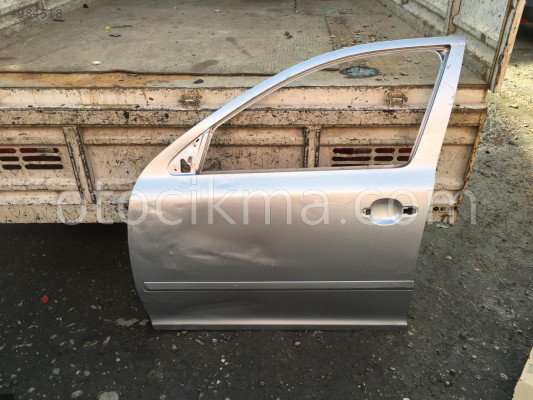 2011 Skoda Octavia sol ön kapı