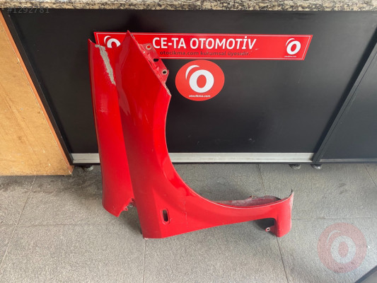 FİAT PUNTO SAĞ ÖN ÇAMURLUK ÇIKMA ORJİNAL KIRMIZI TEMİZ
