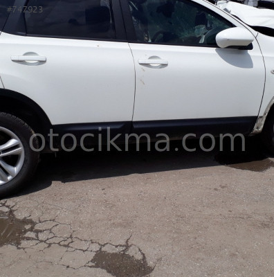 2011 MODEL NİSSAN QASHQAİ ÇIKMA SAĞ YAN PANEL .