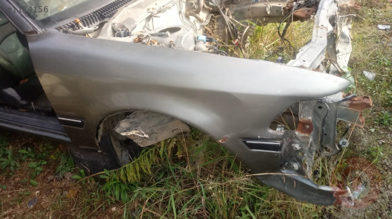 toyota corona çıkma sağ ön çamurluk