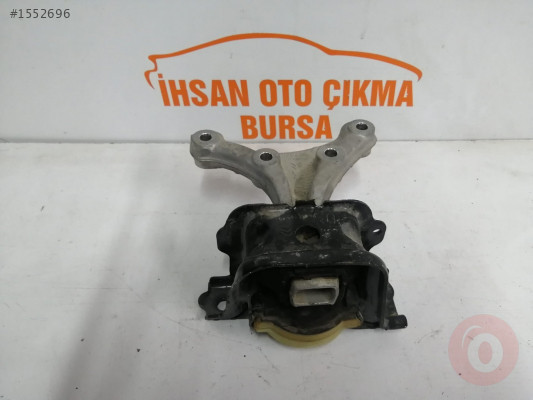 Peugeot 208 1.2 motor sağ kulak orijinal